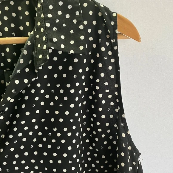 Polka Dot Sleeveless Blouse - Black and White - Picture 2 of 7